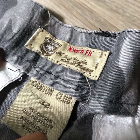 Canyon Club modern fit camp army shorts - Picture 3 of 3